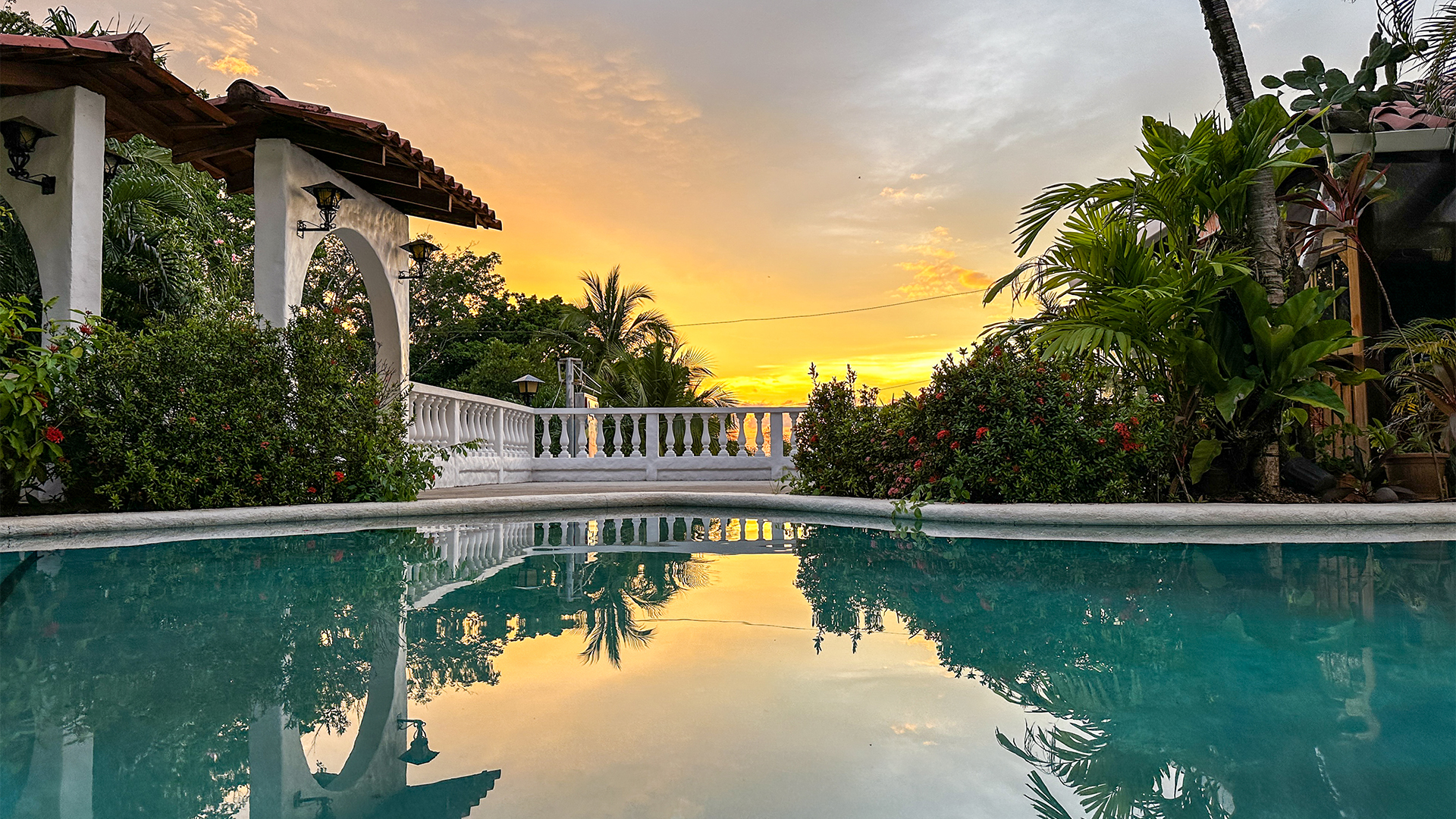 Apt 33 · Best Ocean Views | Hilltop Oasis